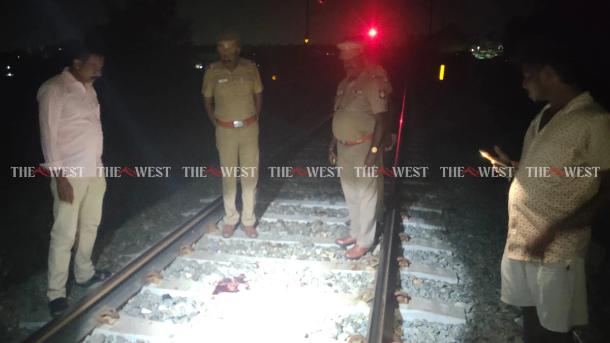 father_commited_suicide_leaping_infront_of_train_with_son